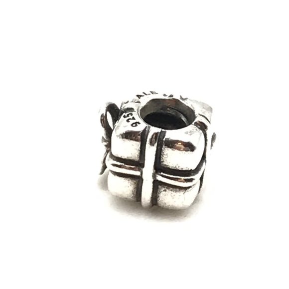Pandora Retired Present Charm - Picture 4 of 5